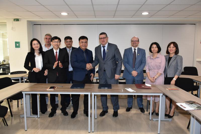 Memorandum of Understanding between the Athens University of Economics and Business with the Hanoi University of Home Affairs in Vietnam