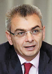 ΕΜΜΑΝΟΥΗΛ Γ. ΚΑΒΟΥΣΑΝΟΣ, Καθηγητής Τμήματος Λογιστικής και Χρηματοοικονομικής του ΟΠΑ 