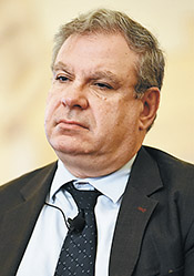 Τάσεις και προκλήσεις στην ελληνική οικονομία Toυ ΝΙΚΟΥ ΒΕΤΤΑ, Καθηγητή του Τμήματος Οικονομικής Επιστήμης του ΟΠΑ και Γενικού Διευθυντή του Ιδρύματος Οικονομικών και Βιομηχανικών Ερευνών