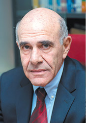 ΙΩΑΝΝΗΣ ΧΑΛΙΚΙΑΣ, Ομότιμος Καθηγητής Ποσοτικής Ανάλυσης του ΟΠΑ και Επιστημονικός Υπεύθυνος του Κέντρου Εξαγωγικών Ερευνών & Μελετών του Πανελληνίου Συνδέσμου Εξαγωγέων