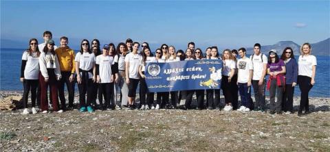 Καθαρισμός ακτής από εθελοντές του ΟΠΑ Καθαρισμός ακτής από εθελοντές του ΟΠΑ